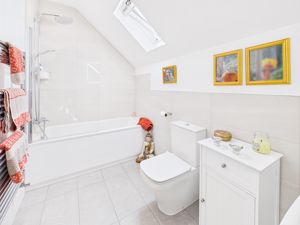 Family Bathroom- click for photo gallery